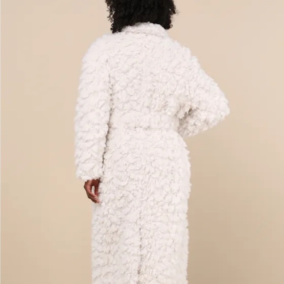 NWT Glamorous Ivory Faux Fur Jacket Size Medium - Picture 2 of 10